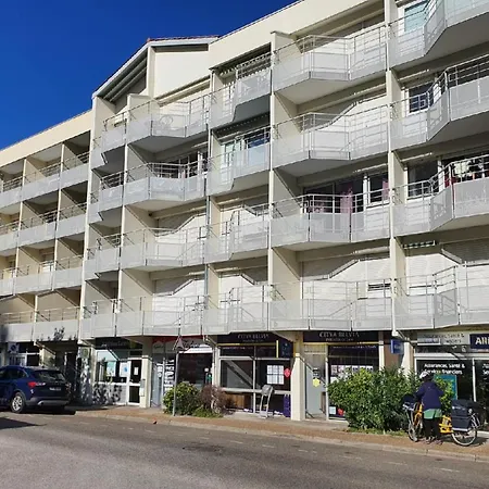 Studio Classe 2 Etoiles Dans Avec Place De Parking Daire